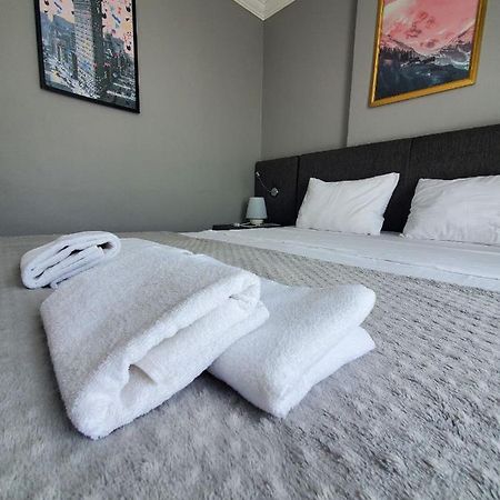 5 Mins To Airport Private Villa Room Istanbul Luaran gambar